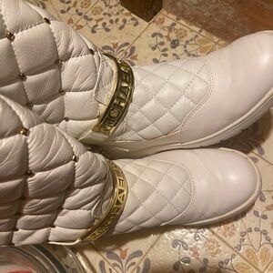 Michael Kors White Quilted Boots with Gold Details